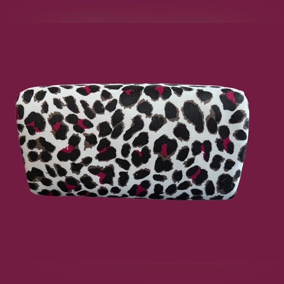 TORY BURCH NEW MAKEUP COSMETIC BAG BRIGITTE SNOW LEOPARD Mothers Day  gift - Picture 6 of 7